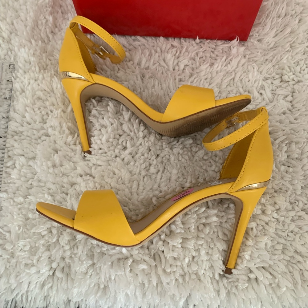 ALDO Canary Yellow Sandals, Size 5.5
